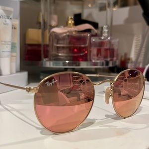 Round sunglasses from rayban gold/rose